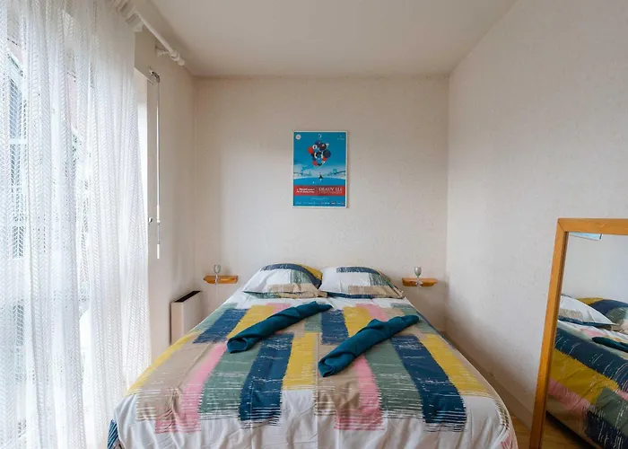 Charming With Parking Near Place Morny Deauville