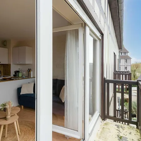 Charming With Parking Near Place Morny Apartment *