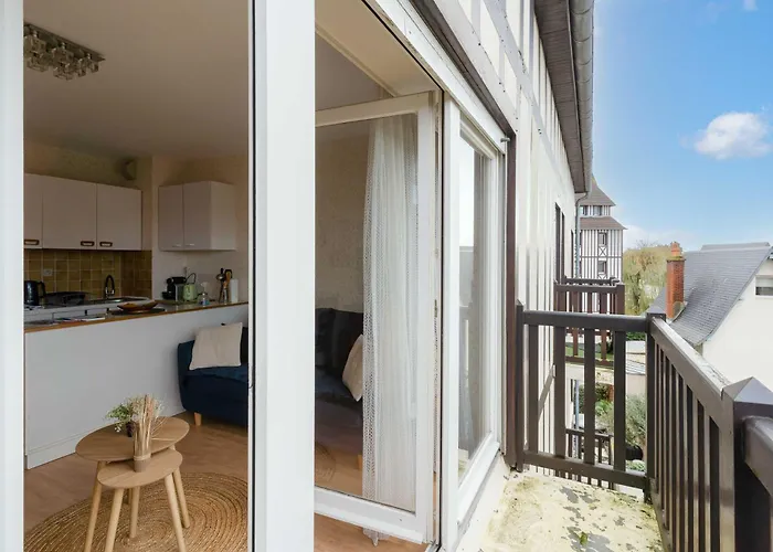 Charming With Parking Near Place Morny Lägenhet *